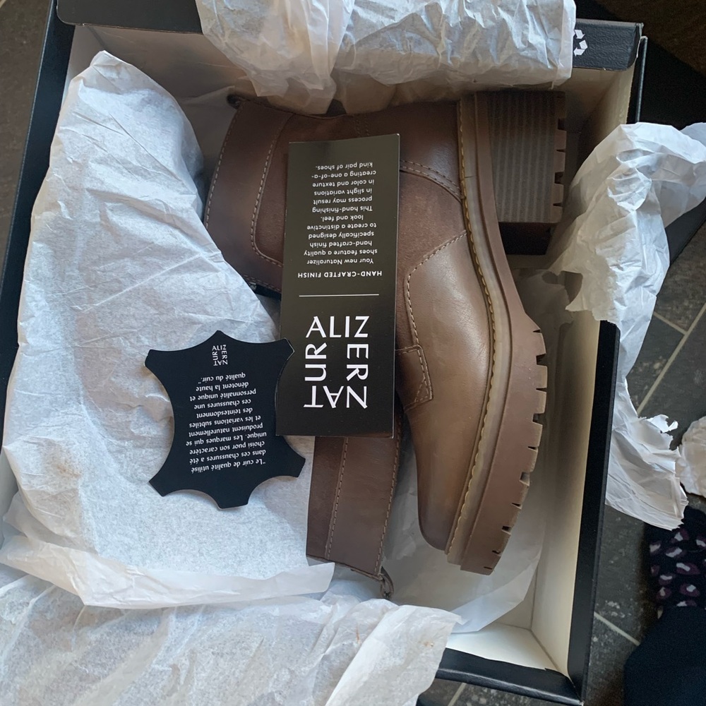 Naturalizer leather and Suede ankle boots